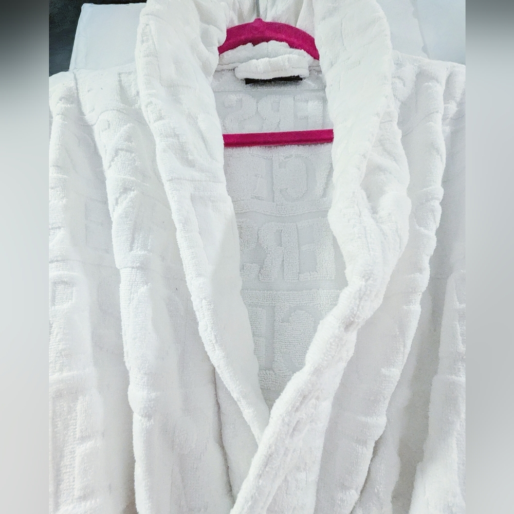 Versace White Embossed Logo Robe - Picture 7 of 12